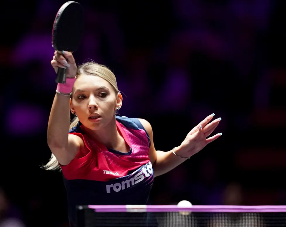 持反手出界, 而很多球迷