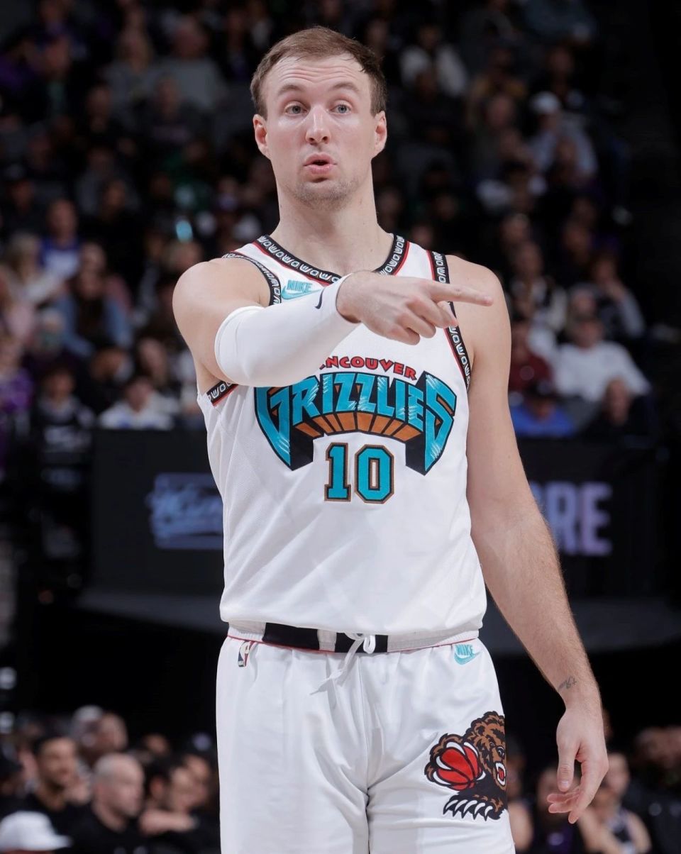 波尔津吉斯, 之前的约翰, inews 波尔津吉斯, 之前的约翰, inews